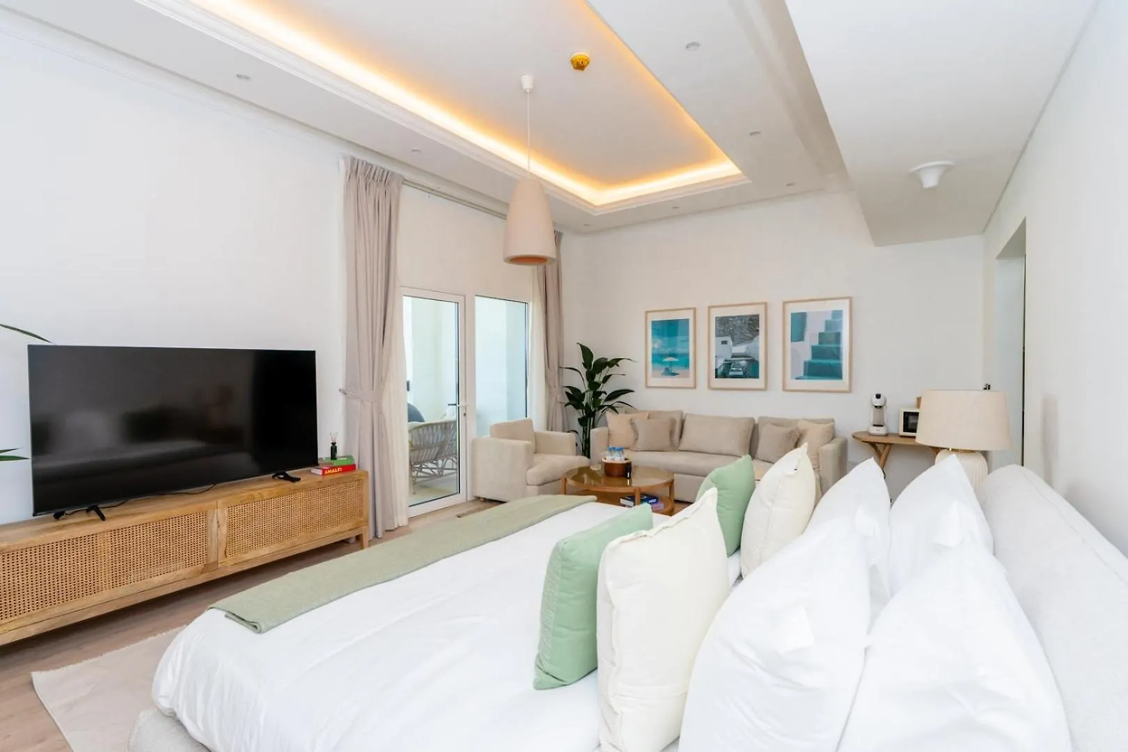 Studio On Yas Island With Complimentary Yas Theme Park Tickets Abu Dabi