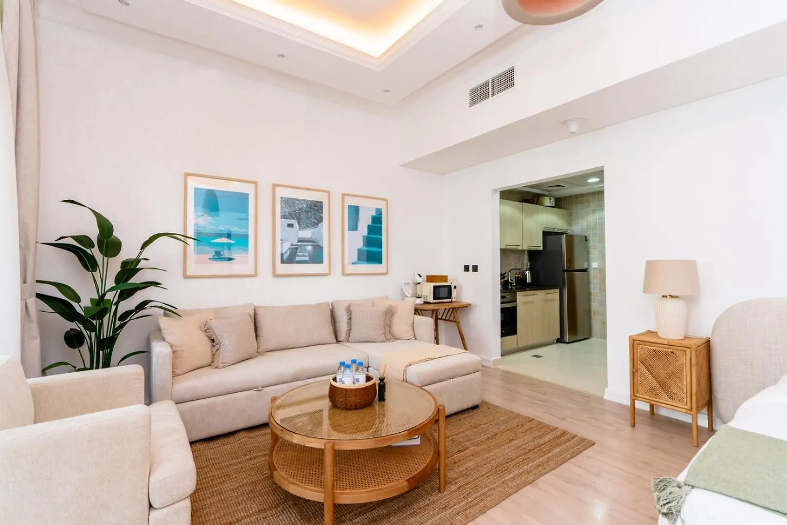 Studio On Yas Island With Complimentary Yas Theme Park Tickets ile iletişim
